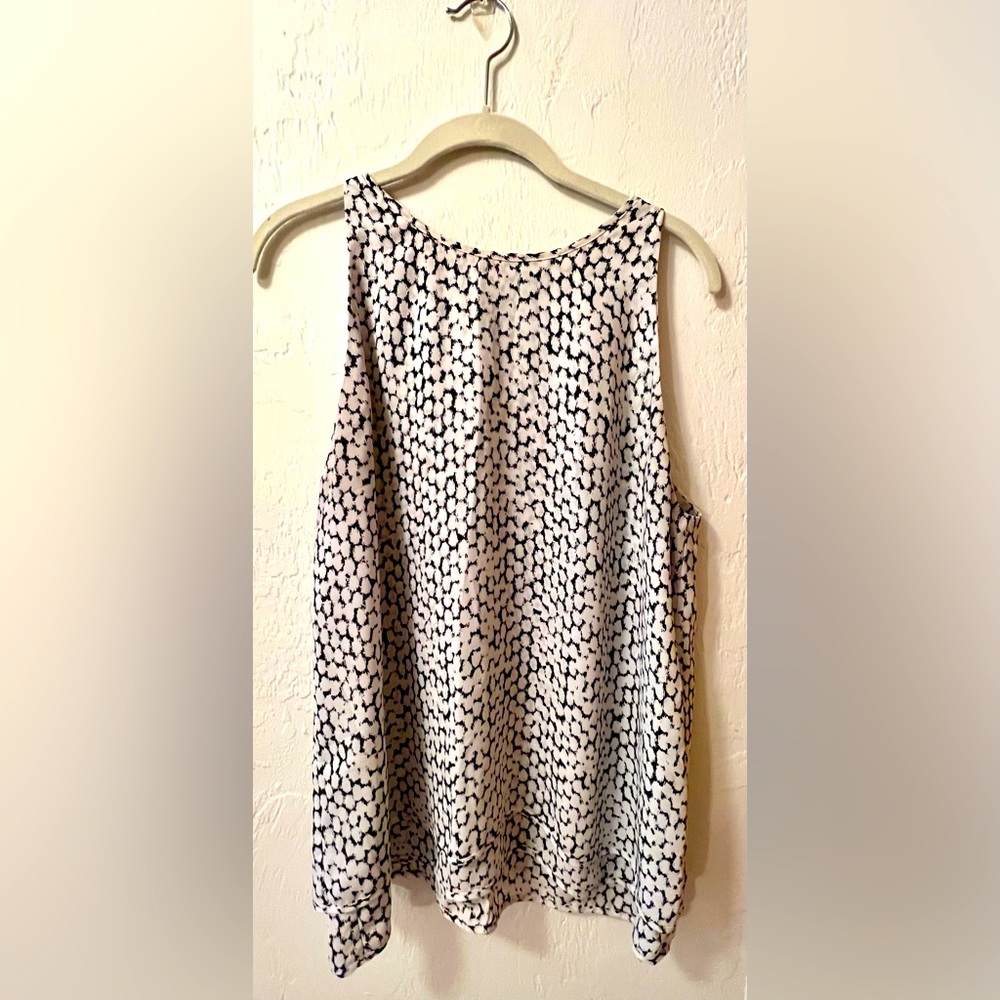 Violet & Claire * Women’s Large * Sleeveless Blouse